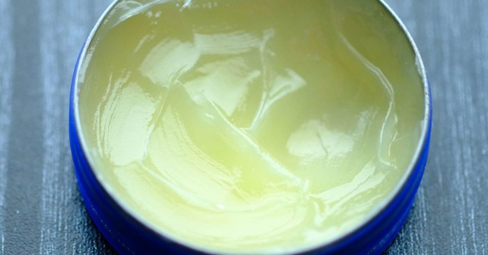 Petroleum Jelly Untuk Bibir, Ini Dia Manfaat yang Harus Diketahui Para Wanita! 